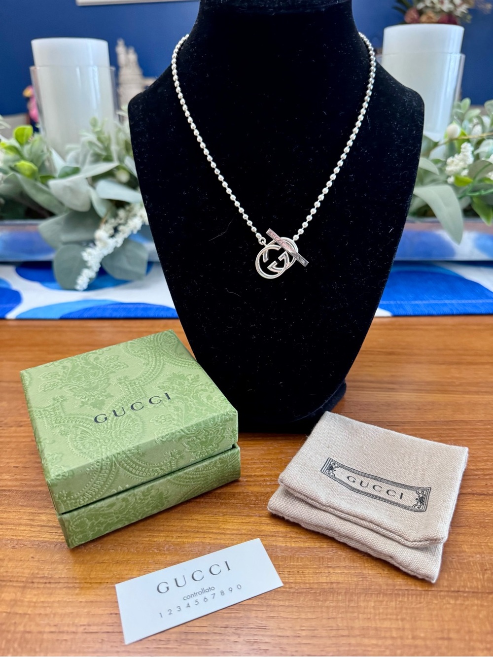Gucci Brit Silver Toggle Ball Chain Necklace with Interlocking GG Pendant - Picture 3 of 3